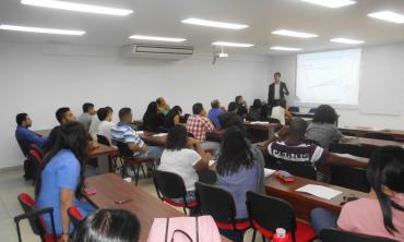 Dr. Schütze hält Gastvorlesung zum Thema "Megastädte" an Universität in Kolumbien