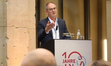 Prof. Bastian, Präsident der Zuse-Gemeinschaft, bei seiner Festrede