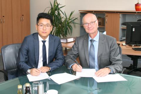 (c) ifak; v.l.n.r.: Mr Weidong Zhang, Prof. Ulrich Jumar